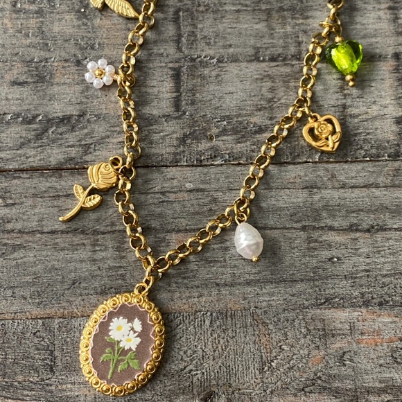 Urban Outfitters Jewelry - NEW Gold Charm Necklace With Floral Pendant